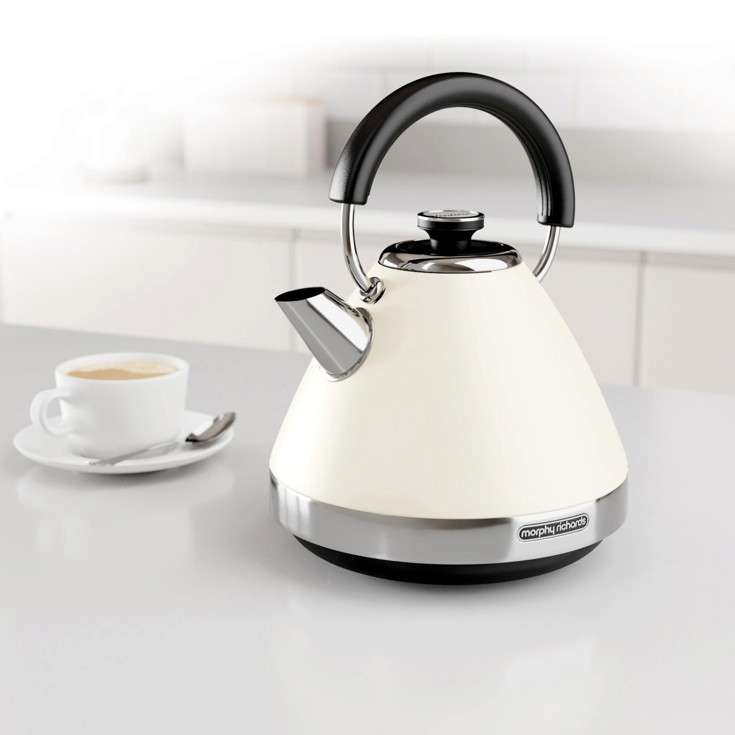 Hervidor Eléctrico Piramidal – Color Crema